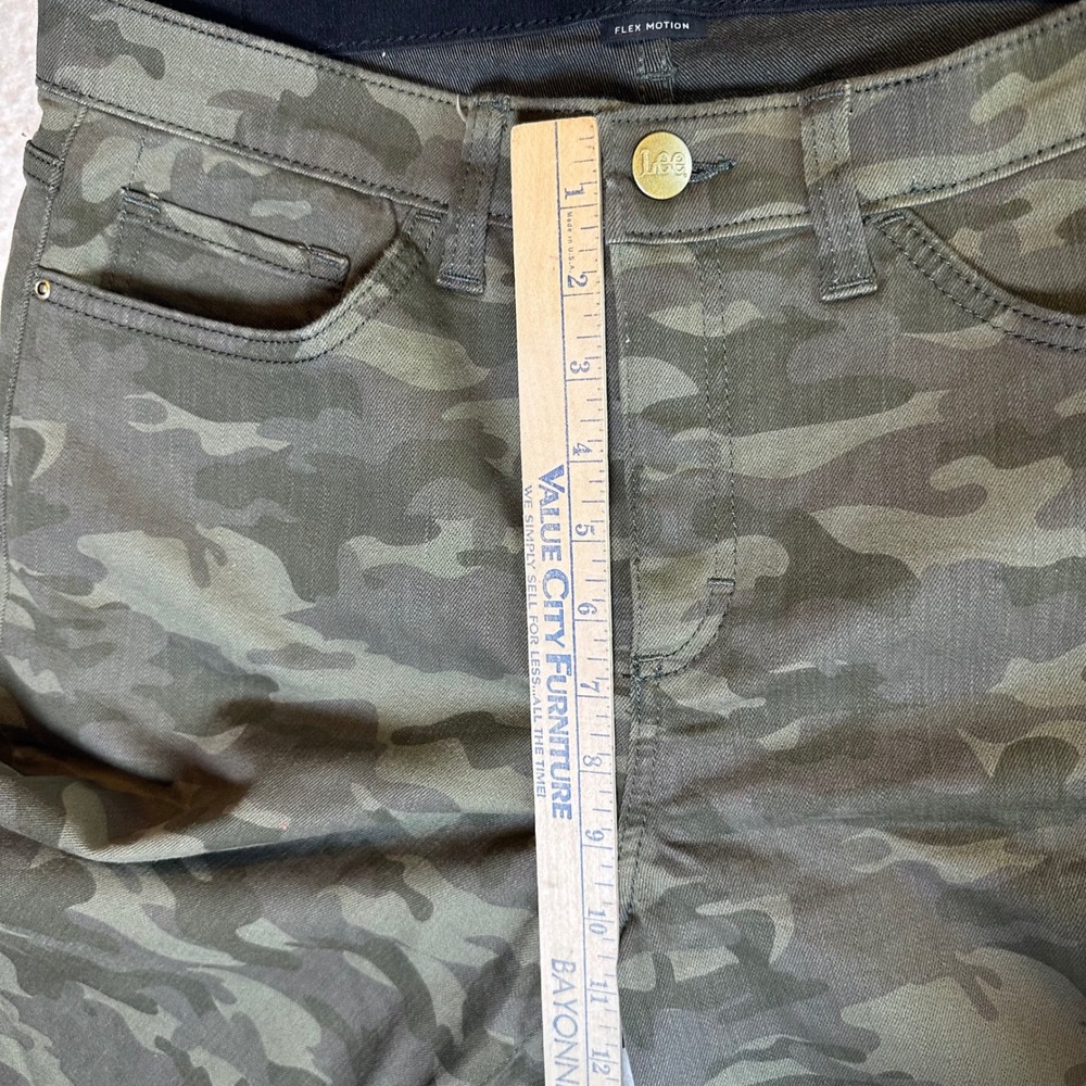 Lee Olive Green Camo Women's Bermuda Shorts - Picture 6 of 11